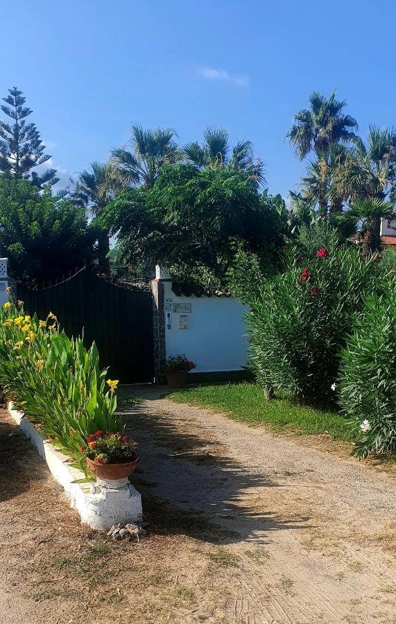 Rumah Saya Campofelice Di Roccella Buitenkant foto